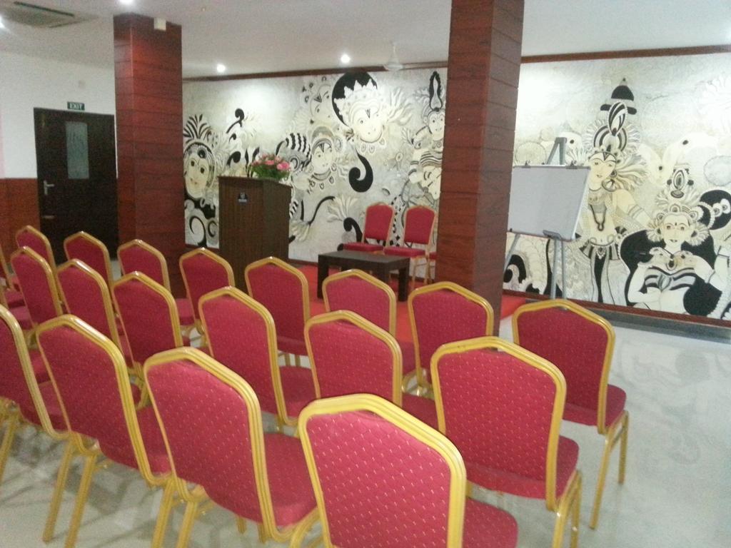 Aquarock Hotel Kazhakuttam Zewnętrze zdjęcie